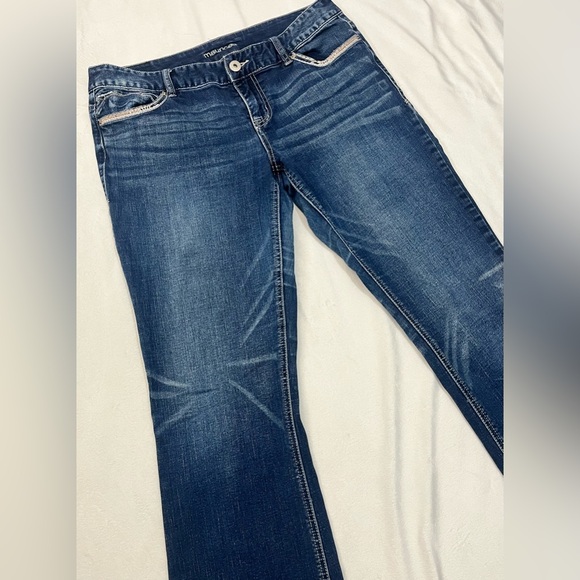 Maurices Women’s Dark Blue Denim Boot Cut Jeans w Faux Back Pockets Size 11/12 - Picture 2 of 16
